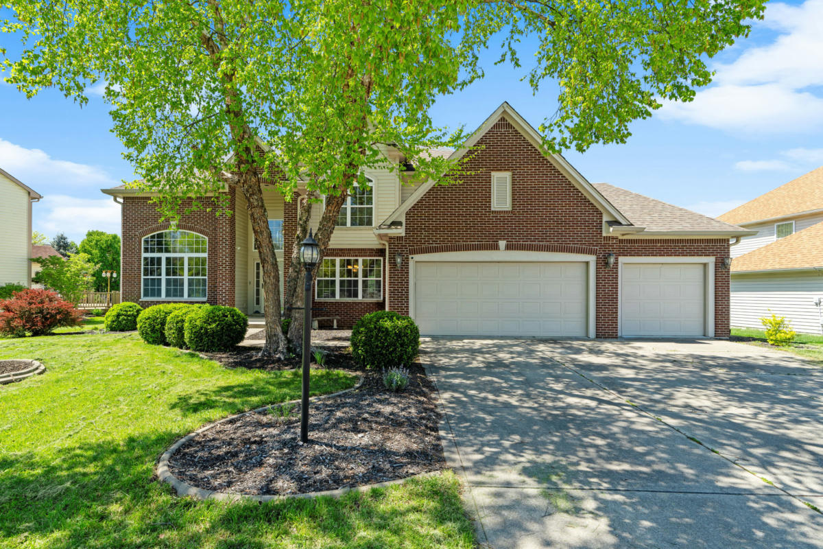 12504 BENT OAK LN, INDIANAPOLIS, IN 46236, photo 1 of 57
