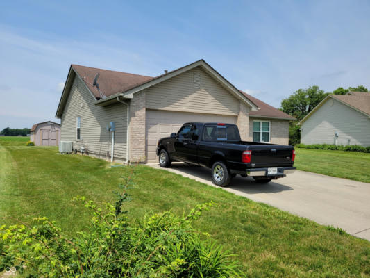 1096 BUMBLEBEE WAY, GREENFIELD, IN 46140 - Image 1