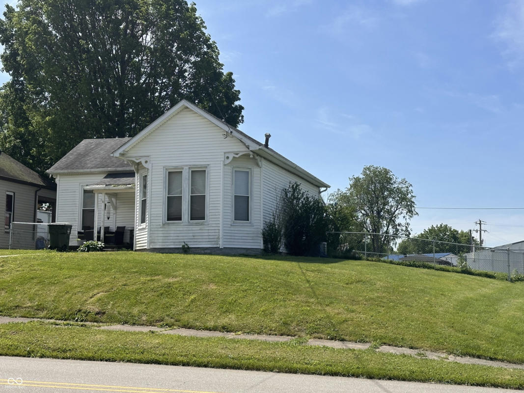 529 W 1ST ST, GREENSBURG, IN 47240, photo 1 of 2
