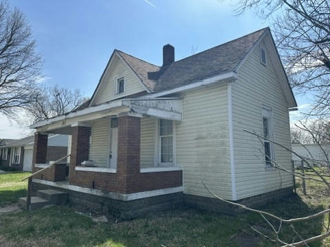 1515 CHASE ST, TERRE HAUTE, IN 47807, photo 3 of 10