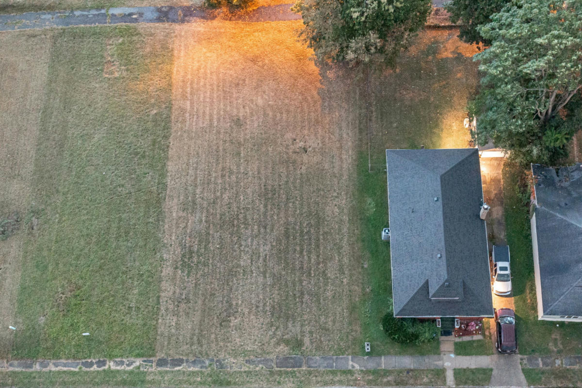 2114 LOCUST ST, ANDERSON, IN 46016, photo 1 of 5