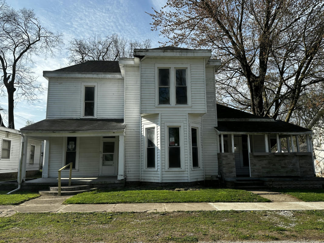 211 W PINE ST, KNIGHTSTOWN, IN 46148, photo 1 of 18
