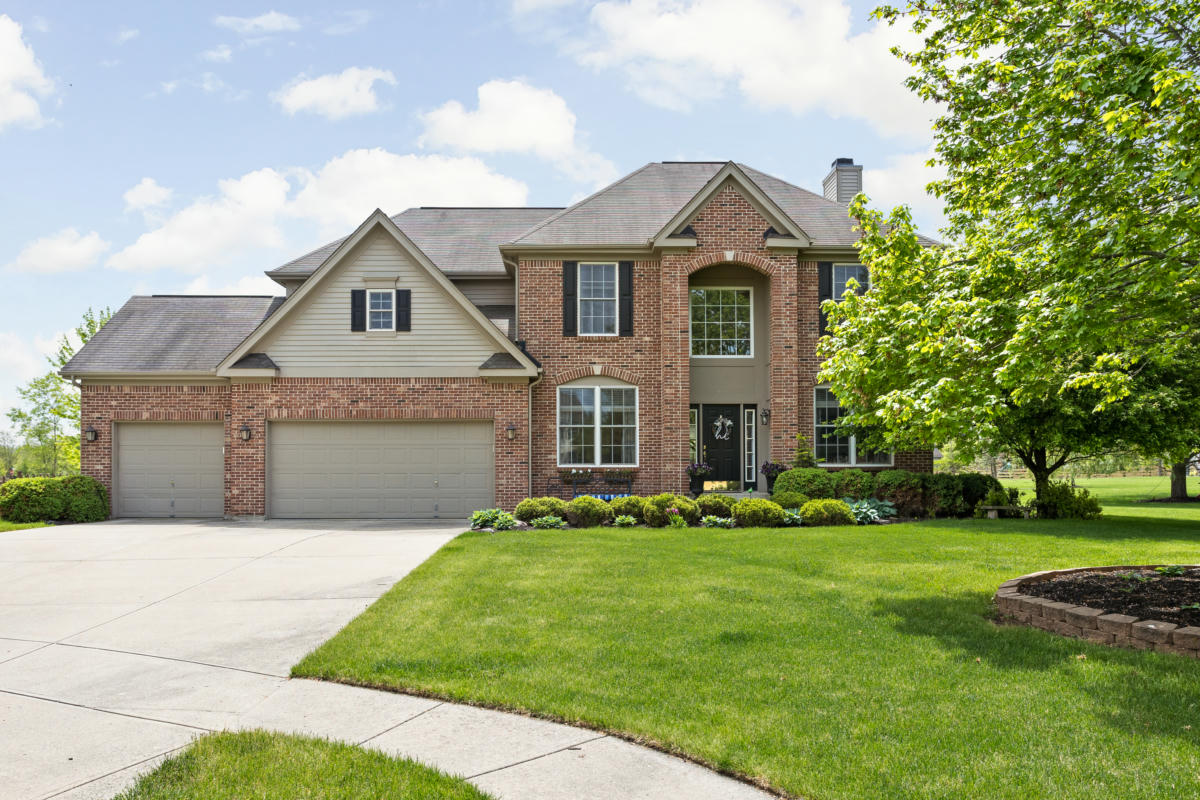 8837 AMBER STONE CT, ZIONSVILLE, IN 46077, photo 1 of 66