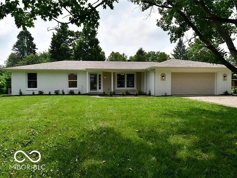 3013 OLIVE BRANCH RD, GREENWOOD, IN 46143, photo 1 of 53