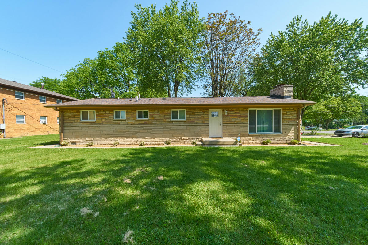 1108 N RIDGEVIEW DR, INDIANAPOLIS, IN 46219, photo 1 of 22