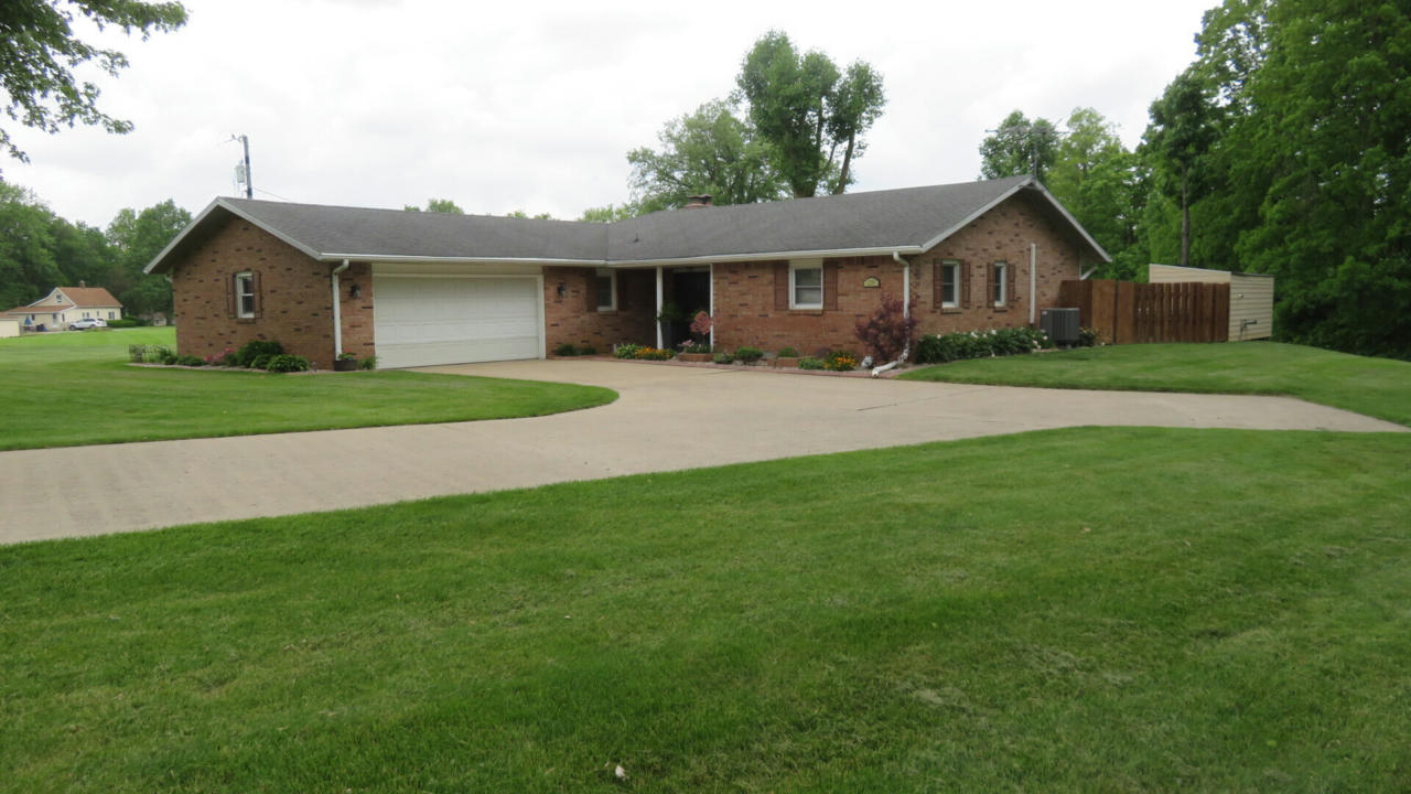 2290 E CADILLAC DR, CRAWFORDSVILLE, IN 47933, photo 1 of 37