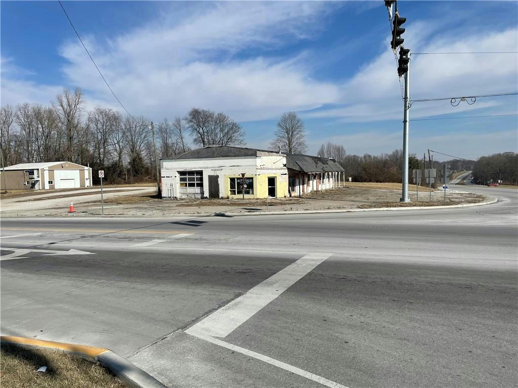 1651 E US HIGHWAY 40, GREENCASTLE, IN 46135, photo 1 of 19