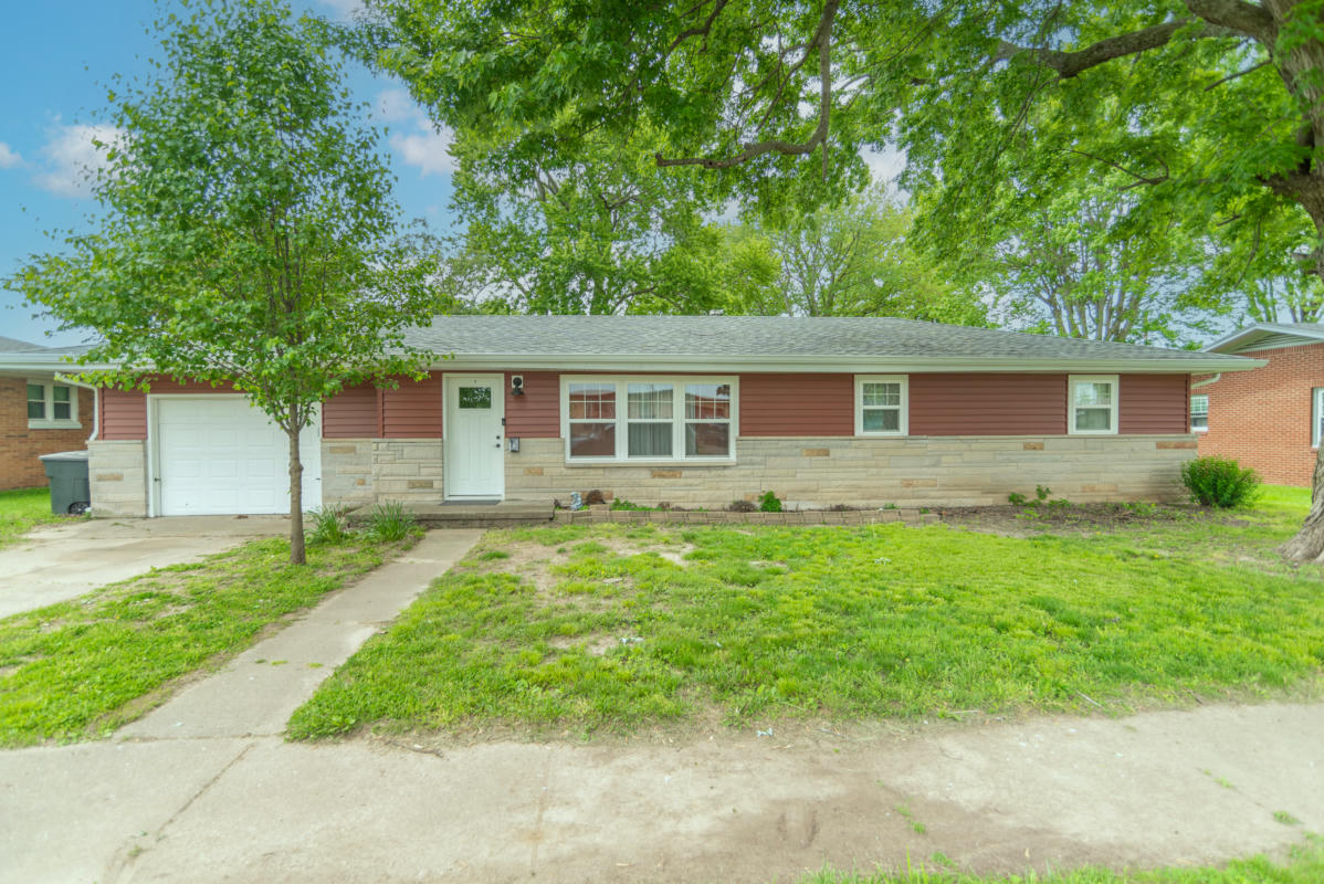 1279 E JACKSON ST, MARTINSVILLE, IN 46151, photo 1 of 18