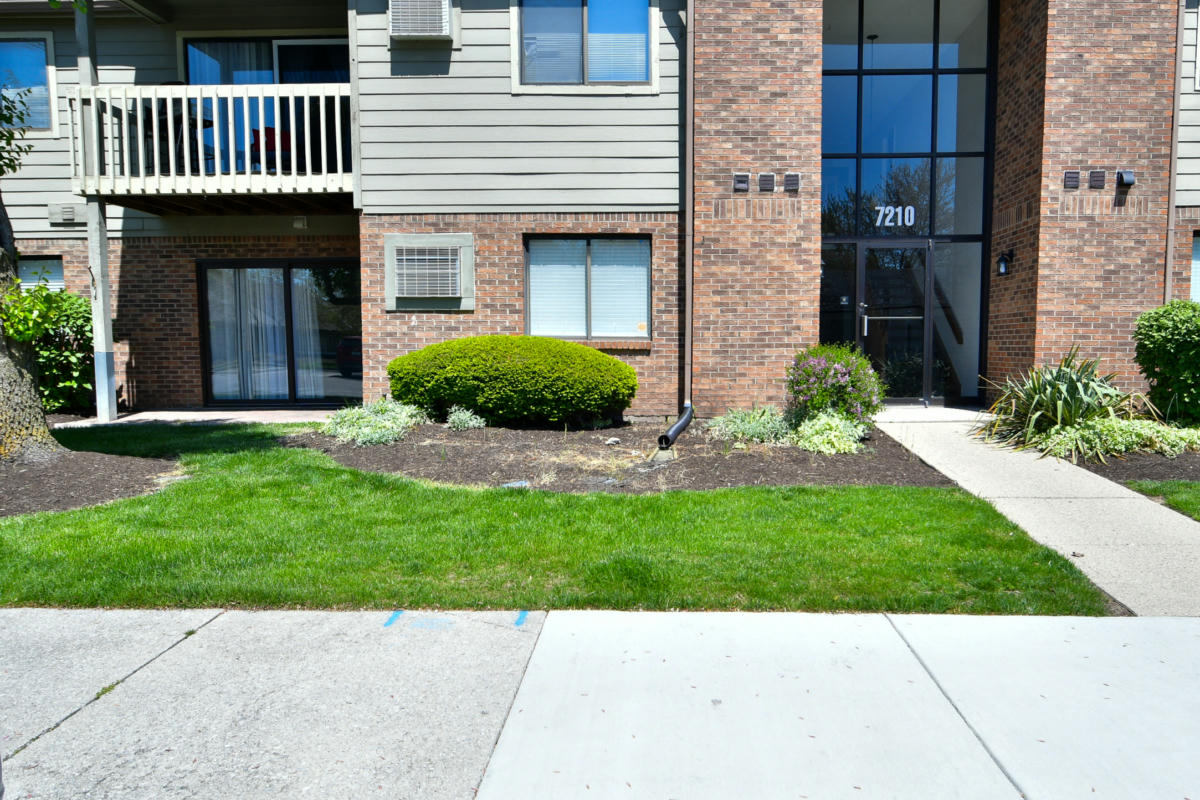 7210 VILLAGE PARKWAY DR APT 1, INDIANAPOLIS, IN 46254, photo 1 of 38